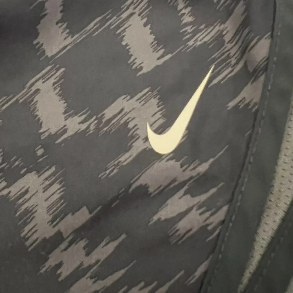 Nike‎ Dri-Fit Black & Gray Pattern Running Shorts
